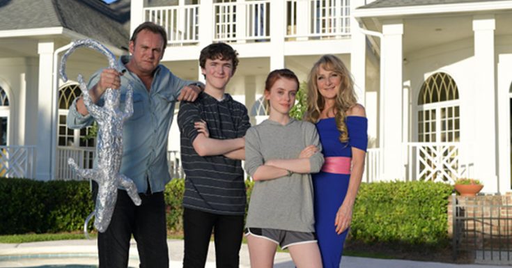 Philip Glenister & Lesley Sharp Are 'Living the Dream' On Sky 1