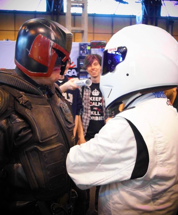 Stare off between a Mega-City One Judge and The Stig