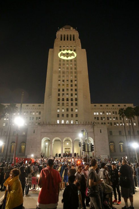 The Bat-signal was lit by Los Angeles Mayor Eric Garcetti and Police Department Chief Charlie Beck in Los Angeles on June 15, 2017. (Jesse Grant, Getty Images for DC Entertainment)