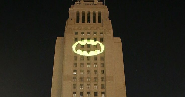 Los Angeles Pay Tribute To Adam West By Lighting Bat-signal at City Hall