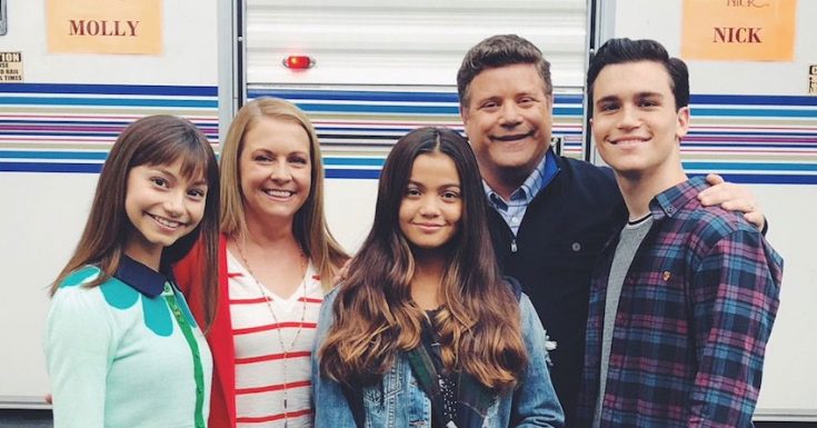 Melissa Joan Hart & Sean Astin To Star In Sitcom 'No Good Nick' For Netflix