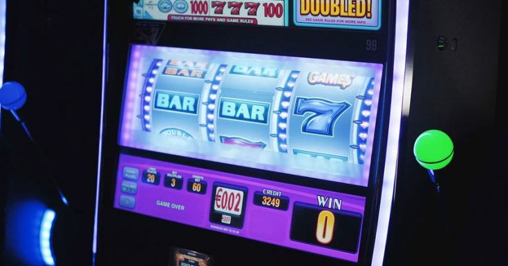 How Casino Game Developers Use Movie Themed Slots to Attract Players